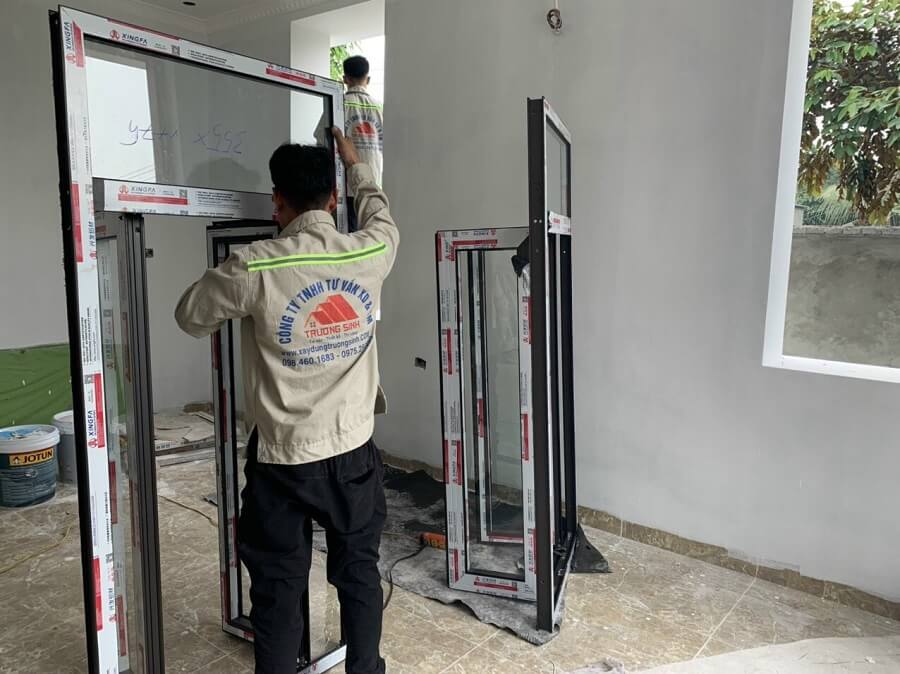 Kiểm tra lại chất lượng cửa nhôm kính